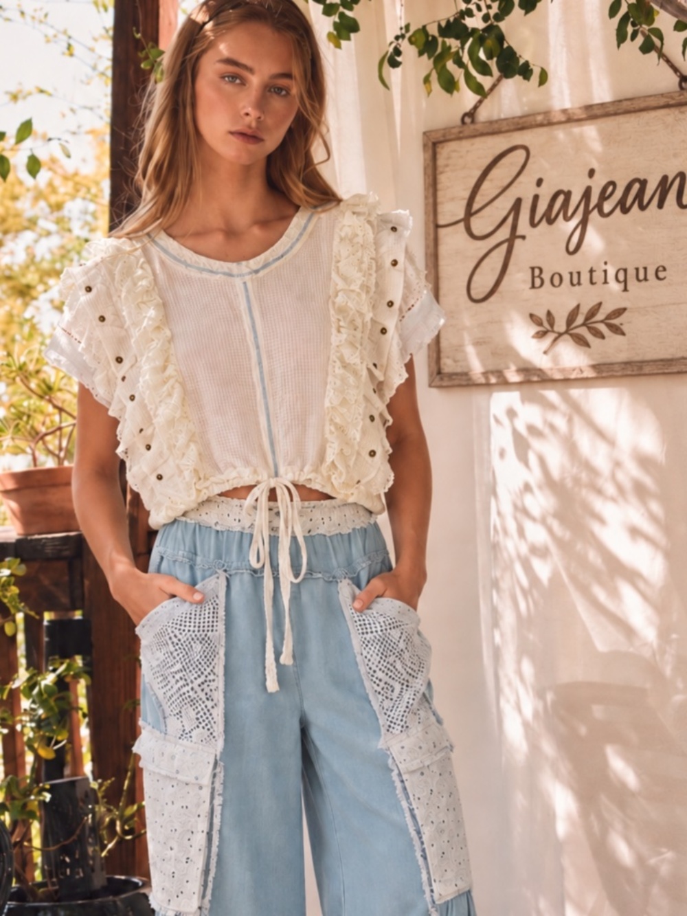 ❤️ POL “ BECCA “ POL THERMAL TOP WITH LACE RUFFLE AND STUD DETAIL